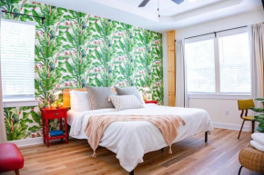 The Royal Crane Suite Newly Built Upscale Central
